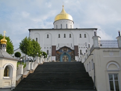 C:\Users\Vykladach\Downloads\Почаевская_лавра._Троицкий_собор..jpg